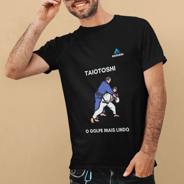 CAMISETA MASCULINA SAMURAI PRETO TAIOTOSHI MODELO